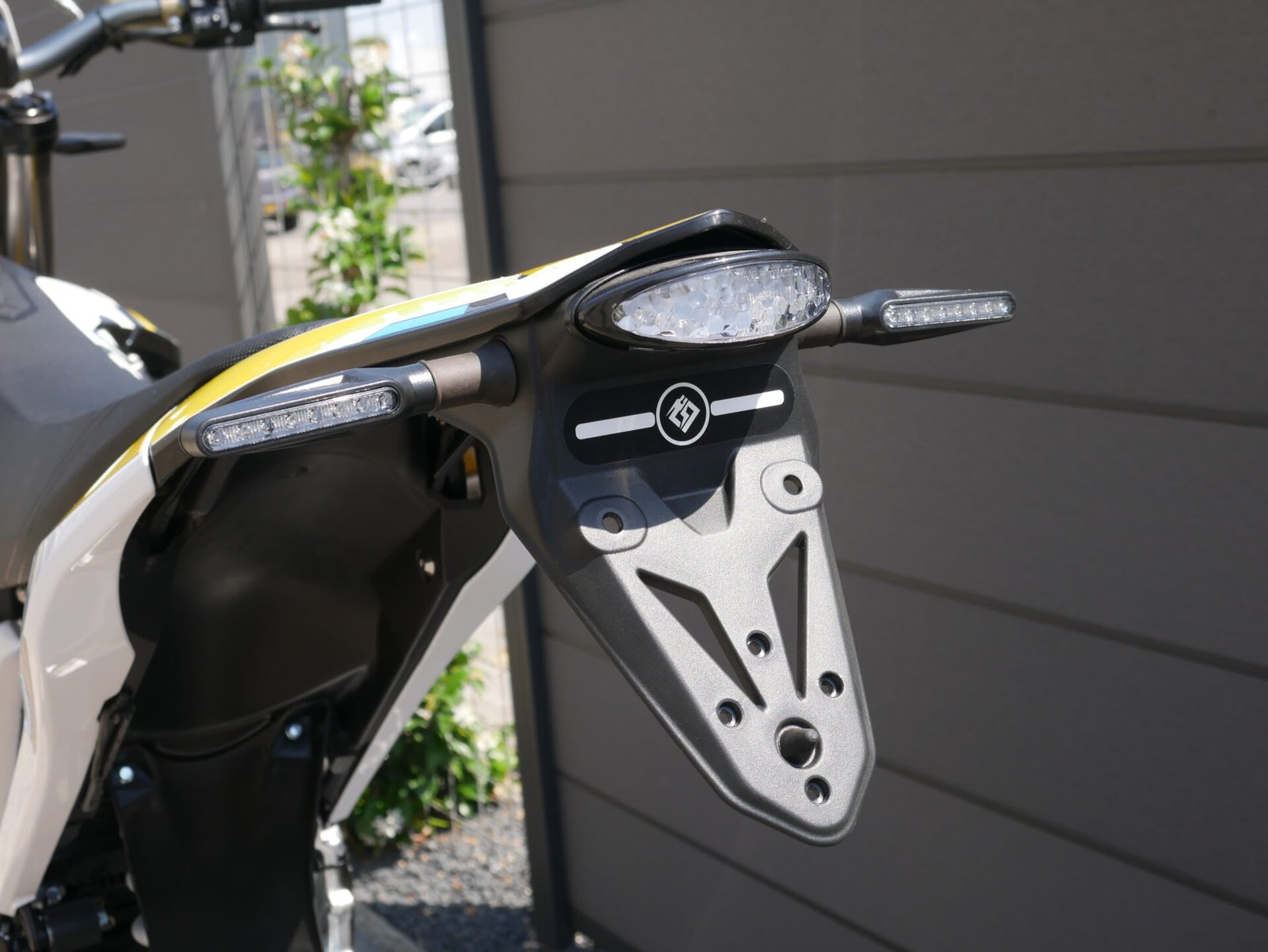 SUR-RON STORM BEE 2025 - Image 3